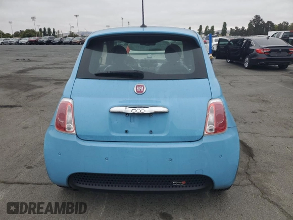 2015 FIAT 500e z VIN 3C3CFFGE3FT732686, wystawiony jako Copart lot #65449365 z przebiegiem 20 976 mil mil oraz Szkoda całkowita • Salvage title. Historia ofert i sprzedaży dostępna na DreamBid. Obrazek 6.