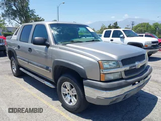 2003 Chevrolet Avalanche with VIN 3GNEC13T03G283368, listed as a IAAI auction lot 42642951 with 177,383 mi miles and . Bid and sale history available at DreamBid. Image 1.