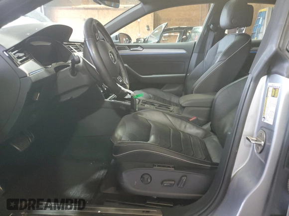 2019 Volkswagen Arteon SEL Premium R-Line z VIN WVWTR7AN8KE006284, wystawiony jako Copart lot #72329094 z przebiegiem 79 689 mil mil oraz Szkoda całkowita • Salvage title. Historia ofert i sprzedaży dostępna na DreamBid. Obrazek 7.