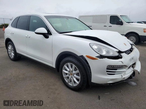 2014 Porsche Cayenne with VIN WP1AA2A21ELA96609, listed as a Copart auction lot 45819215 with 37,746 mi miles and Salvage Title. Bid and sale history available at DreamBid. Image 4.