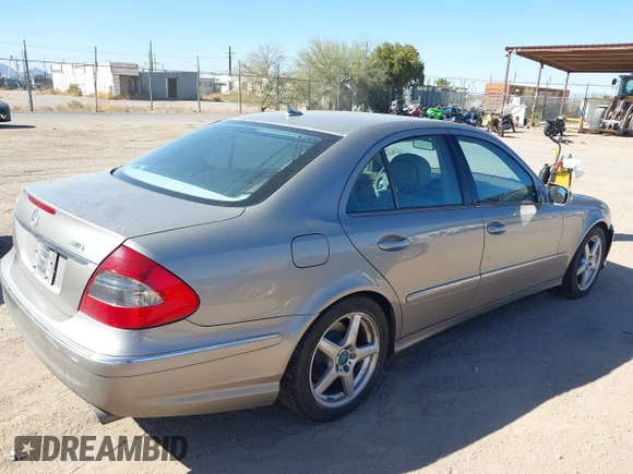 2008 Mercedes-Benz E-Class Luxury 3.5L with VIN WDBUF56X38B266614, listed as a IAAI auction lot 41652231 with 156,748 mi miles. Bid and sale history available at carsss.com. Image 4.