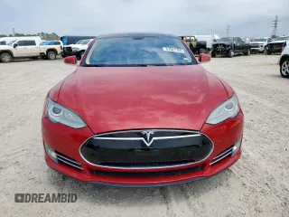 2013 Tesla Model S Performance с VIN 5YJSA1DP0DFP18903, выставлен на аукционе Copart как лот 57621765 с пробегом 120 002 миль миль и Списание • Salvage title. История ставок и продаж доступна на DreamBid. Изображение 5.