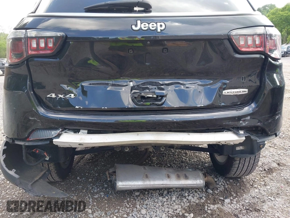 2022 Jeep Compass Latitude Lux with VIN 3C4NJDFBXNT141932, listed as a IAAI auction lot 42527878 with 29,855 mi miles and . Bid and sale history available at DreamBid. Image 12.
