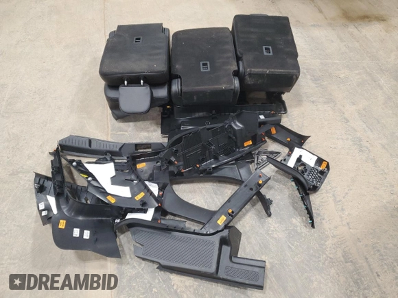 2024 Ford Explorer с VIN 1FM5K8AC8RGA77304, выставлен на аукционе Copart как лот 52880305 с пробегом 2 311 миль миль и Списание • Salvage title. История ставок и продаж доступна на DreamBid. Изображение 13.