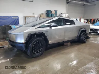2024 Tesla Cybertruck z VIN 7G2CEHED2RA025693, wystawiony jako Copart lot #45351295 z przebiegiem 11 786 mil mil oraz Szkody całkowita. Historia ofert i sprzedaży dostępna na DreamBid. Obrazek 1.