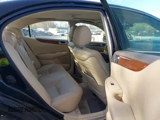 2005 Lexus ES 330 with VIN JTHBA30G255107662, listed as a IAAI auction lot 42128086 with 162,245 mi miles. Bid and sale history available at carsss.com. Image 8.
