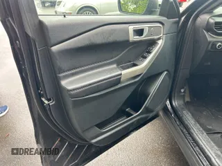 2023 Ford Explorer XLT with VIN 1FMSK8DH3PGB14248, listed as a IAAI auction lot 42842415 with 32,092 mi miles and . Bid and sale history available at DreamBid. Image 4.