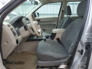 2008 Ford Escape XLS z VIN 1FMCU02Z88KB09430, wystawiony jako Copart lot #58158645 z przebiegiem 216 763 mil mil oraz Czysty tytuł • Clean title. Historia ofert i sprzedaży dostępna na DreamBid. Obrazek 7.