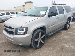 2007 Chevrolet Suburban LTZ with VIN 1GNFK16377R405989, listed as a IAAI auction lot 41911997 with 177,903 mi miles. Bid and sale history available at carsss.com. Image 2.