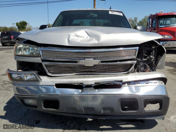 2006 Chevrolet Silverado 1500 LT2 with VIN 2GCEC13Z061314242, listed as a Copart auction lot 50217745 with 235,033 mi miles and Salvage Title. Bid and sale history available at carsss.com. Image 5.