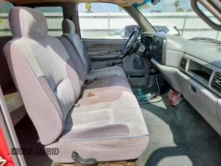 1996 Dodge 1500 z VIN 3B7HF13Z2TG185637, wystawiony jako Copart lot #61014135 z przebiegiem 191 810 mil mil oraz Szkoda całkowita • Salvage title. Historia ofert i sprzedaży dostępna na DreamBid. Obrazek 7.