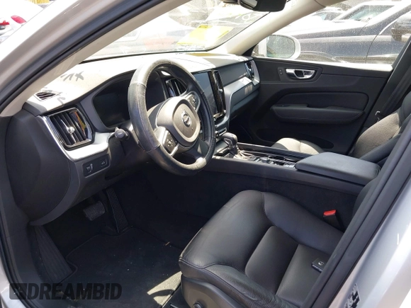 2020 Volvo XC60 Momentum z VIN YV4102DK8L1429104, wystawiony jako IAAI lot #42432652 z przebiegiem 35 429 mil mil oraz . Historia ofert i sprzedaży dostępna na DreamBid. Obrazek 19.