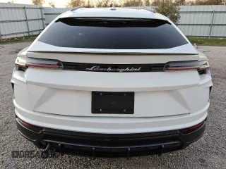 2022 Lamborghini Urus z VIN ZPBUA1ZL3NLA17004, wystawiony jako Copart lot #83652724 z przebiegiem 3691 mil mil oraz Tytuł czysty. Historia ofert i sprzedaży dostępna na DreamBid. Obrazek 6.