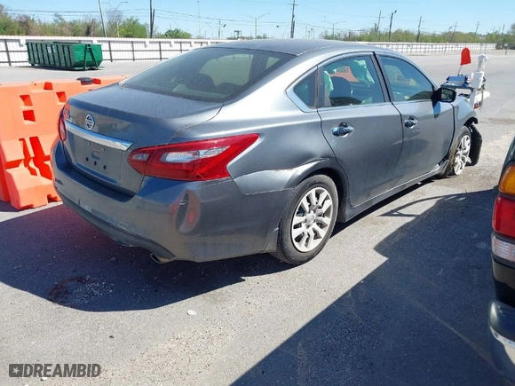 2018 Nissan Altima 2.5 SR with VIN 1N4AL3AP0JC220558, listed as a IAAI auction lot 41854177 with 166,374 mi miles. Bid and sale history available at carsss.com. Image 4.