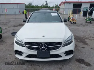2019 Mercedes-Benz C 300 z VIN 55SWF8EB4KU318644, wystawiony jako IAAI lot #42627064 z przebiegiem 60 400 mil mil oraz . Historia ofert i sprzedaży dostępna na DreamBid. Obrazek 12.