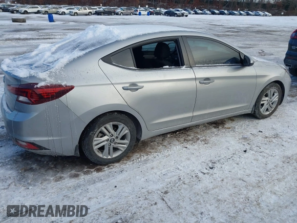 2020 Hyundai Elantra Value Edition z VIN 5NPD84LFXLH567082, wystawiony jako IAAI lot #41372830 z przebiegiem 119 975 mil mil oraz . Historia ofert i sprzedaży dostępna na DreamBid. Obrazek 4.