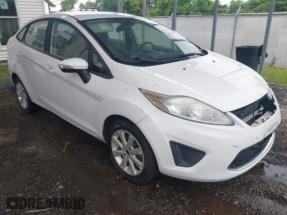 2011 Ford Fiesta SE z VIN 3FADP4BJ5BM207676, wystawiony jako IAAI lot #42263307 z przebiegiem 139 929 mil mil oraz . Historia ofert i sprzedaży dostępna na DreamBid. Obrazek 1.