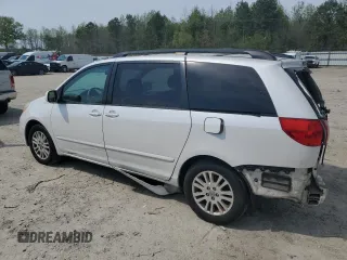 2007 Toyota Sienna XLE with VIN 5TDZK22C07S071470, listed as a Copart auction lot 53112785 with 231,383 mi miles and Salvage Title. Bid and sale history available at carsss.com. Image 2.
