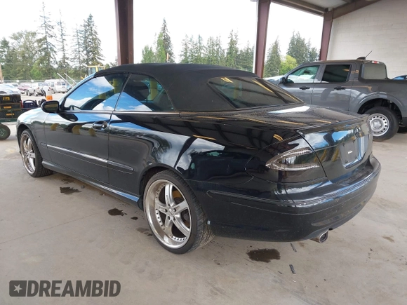 2005 Mercedes-Benz CLK 500 with VIN WDBTK75J55F139609, listed as a IAAI auction lot 42232645 with 136,367 mi miles and . Bid and sale history available at DreamBid. Image 3.