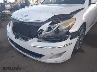 2014 Hyundai Genesis 5.0L R-Spec with VIN KMHGC4DH6EU264607, listed as a IAAI auction lot 40870852 with 175,404 mi miles. Bid and sale history available at carsss.com. Image 6.