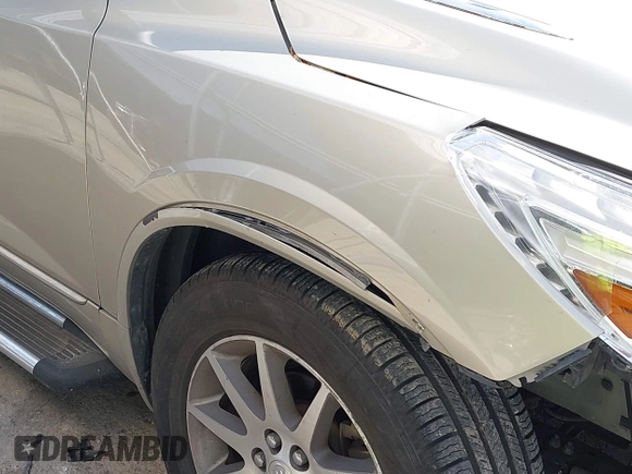 2014 Buick Enclave Leather with VIN 5GAKRBKD8EJ264242, listed as a IAAI auction lot 41770899 with 129,776 mi miles. Bid and sale history available at carsss.com. Image 6.