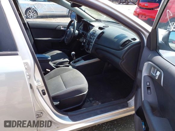 2010 Kia Forte SX с VIN KNAFW4A39A5066069, выставлен на аукционе IAAI как лот 39967432 с пробегом 174 967 миль миль и . История ставок и продаж доступна на DreamBid. Изображение 5.