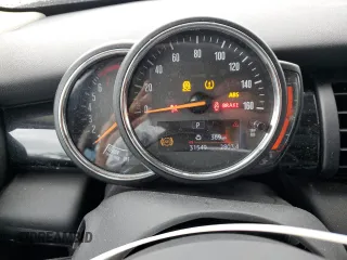 2021 MINI Hardtop 4 Door Oxford Edition with VIN WMWXU7C08M2N64039, listed as a Copart auction lot 83329254 with 31,549 mi miles and Non repairable. Bid and sale history available at DreamBid. Image 9.