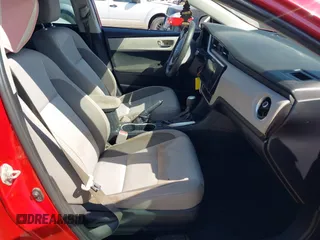 2018 Toyota Corolla L z VIN 2T1BURHE1JC011808, wystawiony jako IAAI lot #42289116 z przebiegiem 124 379 mil mil oraz . Historia ofert i sprzedaży dostępna na DreamBid. Obrazek 5.