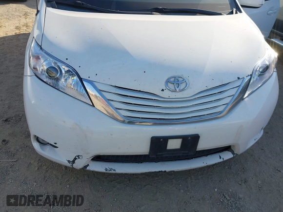 2011 Toyota Sienna XLE AAS with VIN 5TDYK3DC3BS146461, listed as a IAAI auction lot 41829779 with 183,027 mi miles. Bid and sale history available at carsss.com. Image 6.