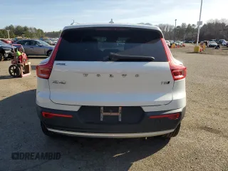 2020 Volvo XC40 Momentum with VIN YV4162UK8L2177380, listed as a Copart auction lot 49244565 with 45,228 mi miles and Salvage Title. Bid and sale history available at DreamBid. Image 6.