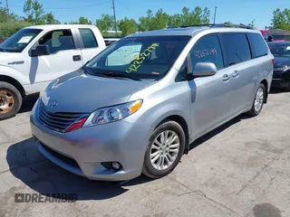 2015 Toyota Sienna XLE с VIN 5TDYK3DC0FS688624, выставлен на аукционе IAAI как лот 42252799 с пробегом 201 522 миль миль и . История ставок и продаж доступна на DreamBid. Изображение 17.