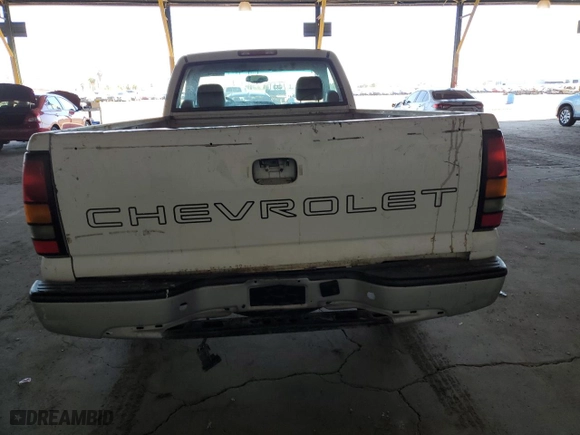 2005 Chevrolet Silverado 1500 Work Truck with VIN 1GCEC14V85Z355994, listed as a Copart auction lot 49407545 with 270,326 mi miles and Non Repairable. Bid and sale history available at carsss.com. Image 6.