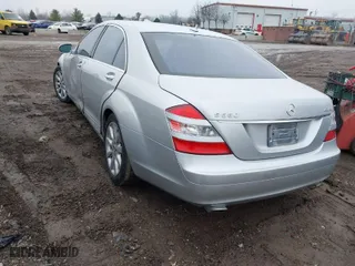 2008 Mercedes-Benz S-Class 5.5L V8 with VIN WDDNG86X98A198657, listed as a IAAI auction lot 41199732 with 172,916 mi miles. Bid and sale history available at carsss.com. Image 3.