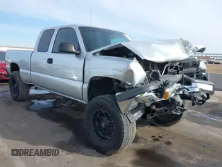 2005 Chevrolet Silverado 1500 Z71 with VIN 1GCEK19BX5Z346120, listed as a IAAI auction lot 41371385 with 163,382 mi miles. Bid and sale history available at carsss.com. Image 1.