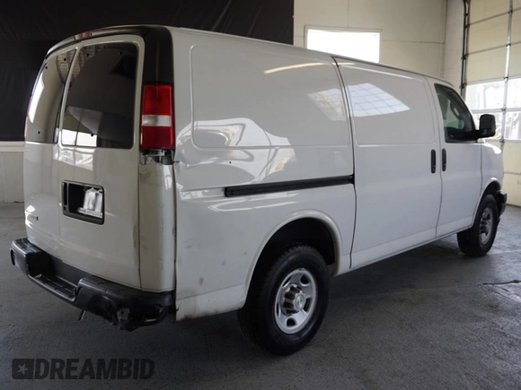 2020 Chevrolet Express Cargo Van with VIN 1GCWGAFG5L1252745, listed as a Copart auction lot 81178244 with 62,360 mi miles and Clean Title. Bid and sale history available at carsss.com. Image 3.