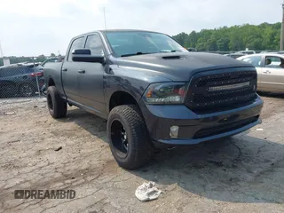 2015 Ram 1500 Sport z VIN 1C6RR7UT2FS723220, wystawiony jako IAAI lot #42357598 z przebiegiem 107 475 mil mil oraz . Historia ofert i sprzedaży dostępna na DreamBid. Obrazek 1.