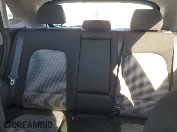 2018 Hyundai Kona SE с VIN KM8K12AAXJU081149, выставлен на аукционе Copart как лот 89287375 с пробегом 57 611 миль миль и Списание • Salvage title. История ставок и продаж доступна на DreamBid. Изображение 10.