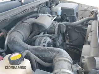 2008 Chevrolet Silverado 1500 Work Truck z VIN 1GCEC14X68Z228098, wystawiony jako IAAI lot #42711478 z przebiegiem 190 449 mil mil oraz . Historia ofert i sprzedaży dostępna na DreamBid. Obrazek 12.