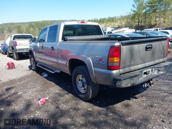 2002 Chevrolet Silverado 1500HD LT with VIN 1GCGK13U02F182523, listed as a IAAI auction lot 41761743 with 283,114 mi miles and . Bid and sale history available at DreamBid. Image 3.