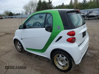 2014 Smart fortwo Passion with VIN WMEEJ9AA2EK763908, listed as a Copart auction lot 56653535 with 26,423 mi miles and Clean title. Bid and sale history available at DreamBid. Image 2.