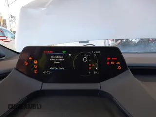 2024 Toyota Prius LE z VIN JTDACAAU0R3034244, wystawiony jako IAAI lot #42312682 z przebiegiem 4 102 mil mil oraz . Historia ofert i sprzedaży dostępna na DreamBid. Obrazek 7.
