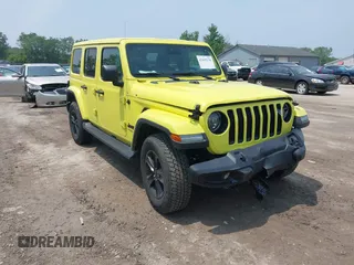 2022 Jeep Wrangler Unlimited Sahara Altitude z VIN 1C4HJXEG7NW215698, wystawiony jako IAAI lot #42495138 z przebiegiem 29 142 mil mil oraz . Historia ofert i sprzedaży dostępna na DreamBid. Obrazek 1.