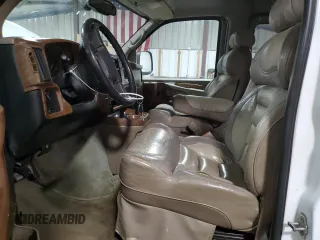 2005 GMC Savana Cargo Van YF7 Upfitter with VIN 1GDFG15T351212872, listed as a Copart auction lot 43239545 with 163,499 mi miles and Salvage Title. Bid and sale history available at carsss.com. Image 7.