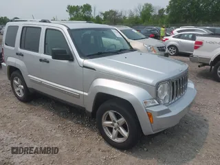 2008 Jeep Liberty Limited z VIN 1J8GN58K48W160791, wystawiony jako IAAI lot #42391206 z przebiegiem 114 438 mil mil oraz . Historia ofert i sprzedaży dostępna na DreamBid. Obrazek 1.