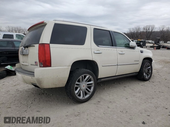 2014 Cadillac Escalade Platinum z VIN 1GYS4DEF6ER178624, wystawiony jako Copart lot #84922784 z przebiegiem 182 858 mil mil oraz Szkoda całkowita • Salvage title. Historia ofert i sprzedaży dostępna na DreamBid. Obrazek 3.