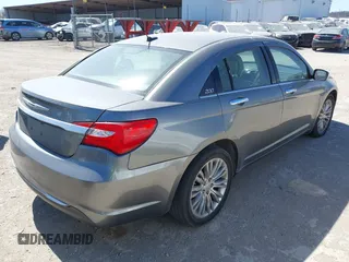 2012 Chrysler 200 Limited with VIN 1C3CCBCB1CN249979, listed as a IAAI auction lot 41838730 with 124,897 mi miles. Bid and sale history available at carsss.com. Image 4.