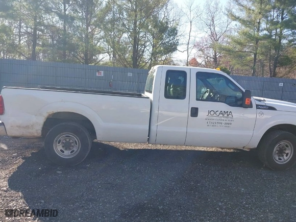 2016 Ford Super Duty F-250 SRW XLT with VIN 1FT7X2A64GEB01645, listed as a IAAI auction lot 42067125 with 342,316 mi miles. Bid and sale history available at carsss.com. Image 13.