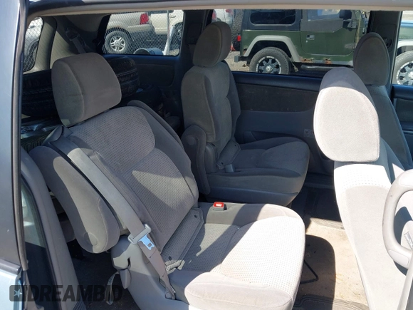 2009 Toyota Sienna CE with VIN 5TDZK23C29S275687, listed as a IAAI auction lot 42142599 with 140,729 mi miles. Bid and sale history available at carsss.com. Image 8.