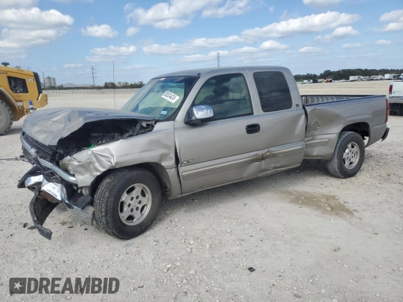 2000 Chevrolet Silverado 1500 with VIN 2GCEC19W6Y1189862, listed as a Copart auction lot 80524424 with 303,051 mi miles and Salvage Title. Bid and sale history available at DreamBid. Image 1.