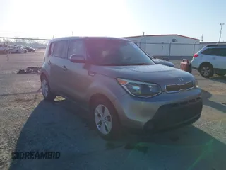 2014 Kia Soul with VIN KNDJN2A22E7059180, listed as a IAAI auction lot 41984560 with 157,057 mi miles. Bid and sale history available at carsss.com. Image 1.